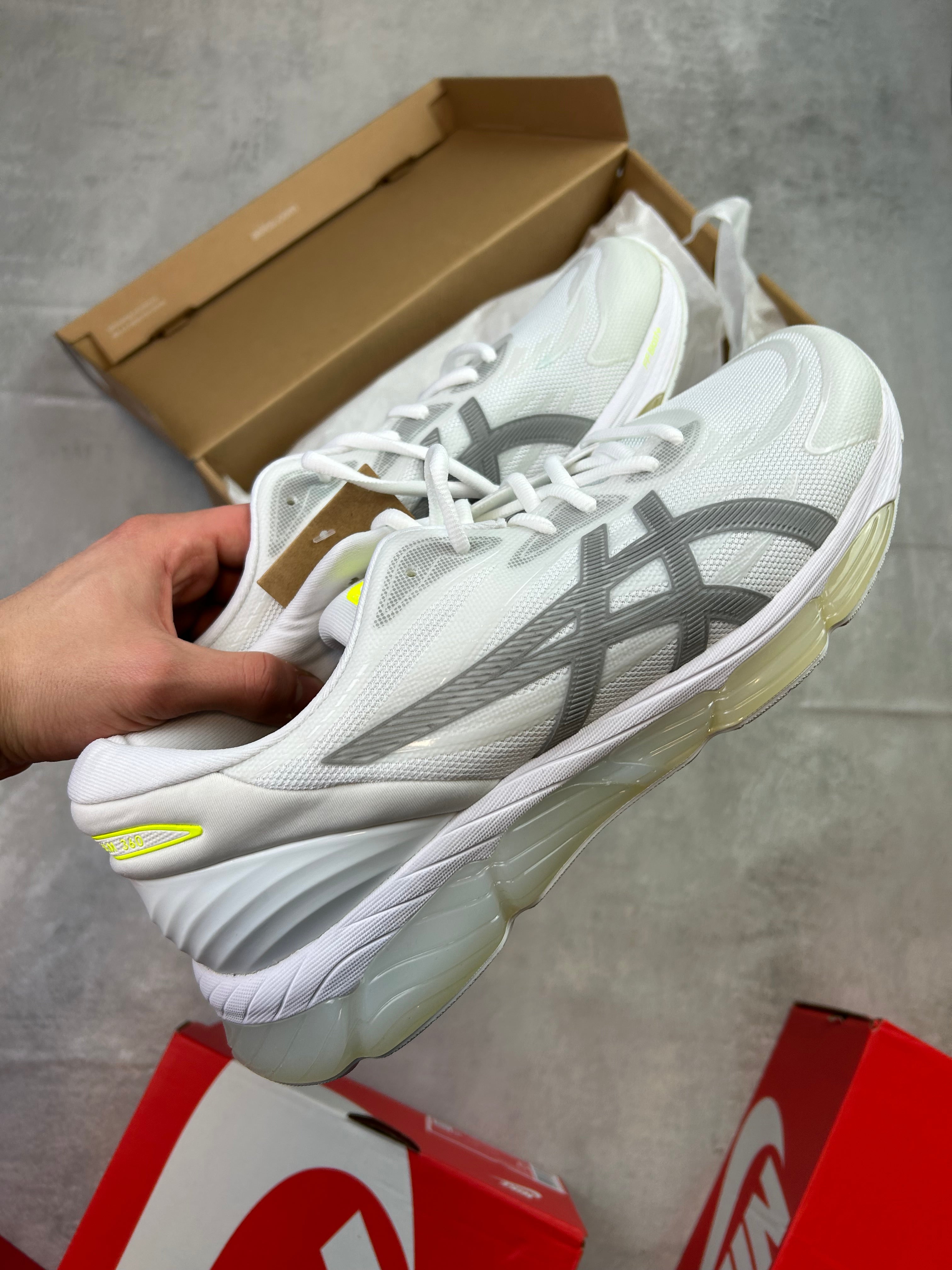 asics GEL-QUANTUM 360 VIII in white/Pure Silver