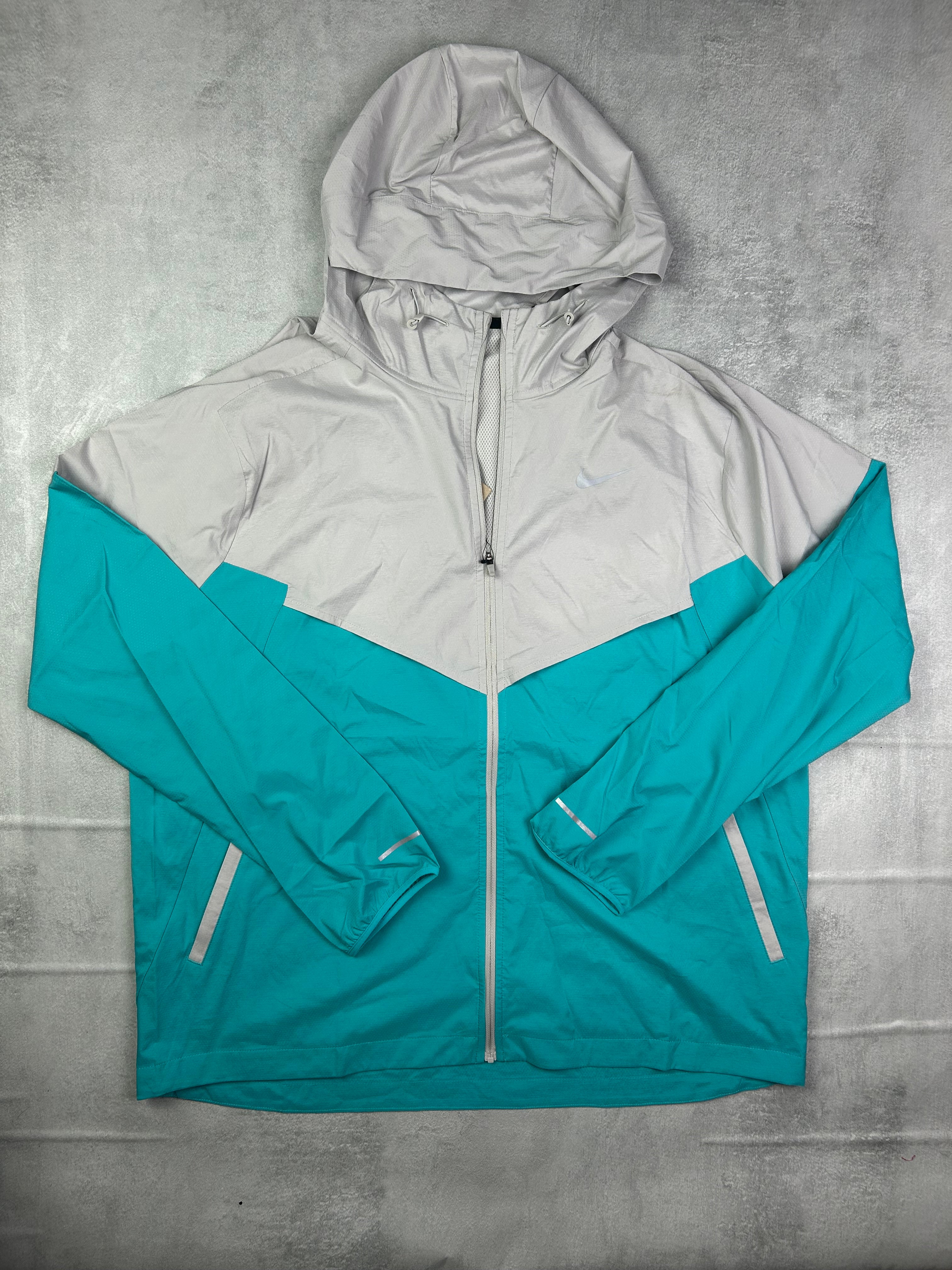 Nike Men's Impossibly Light Windrunner jacket dusty cactus