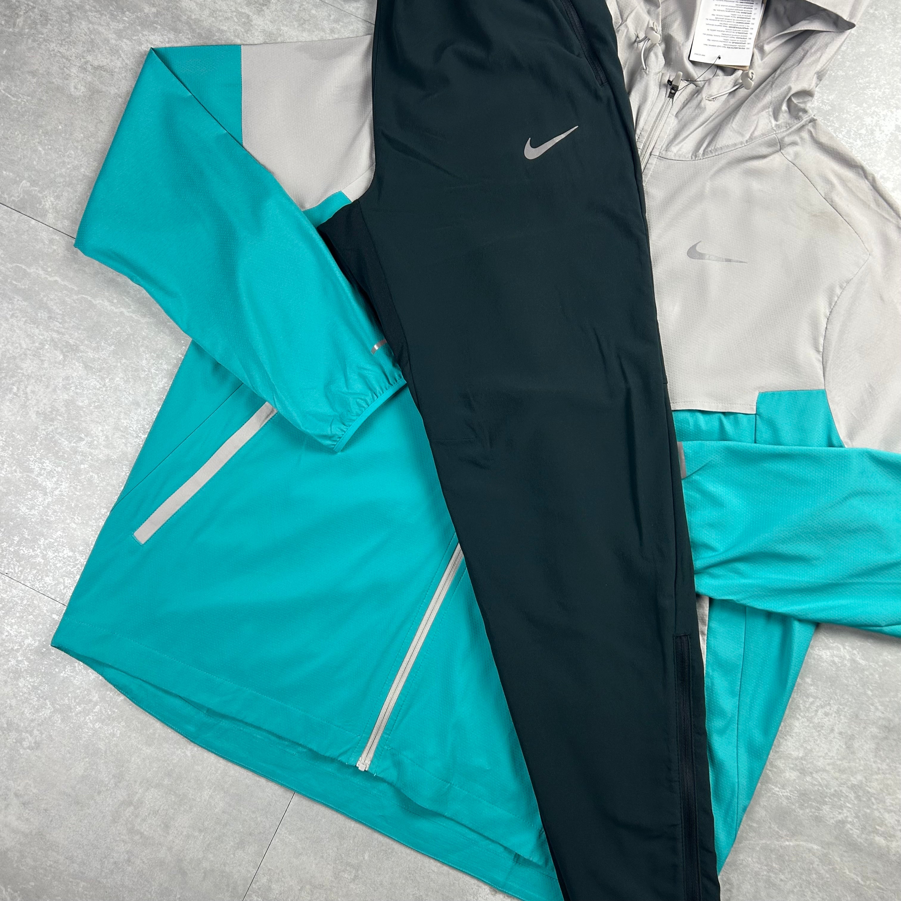 Nike Men's repel Windrunner set dusty cactus