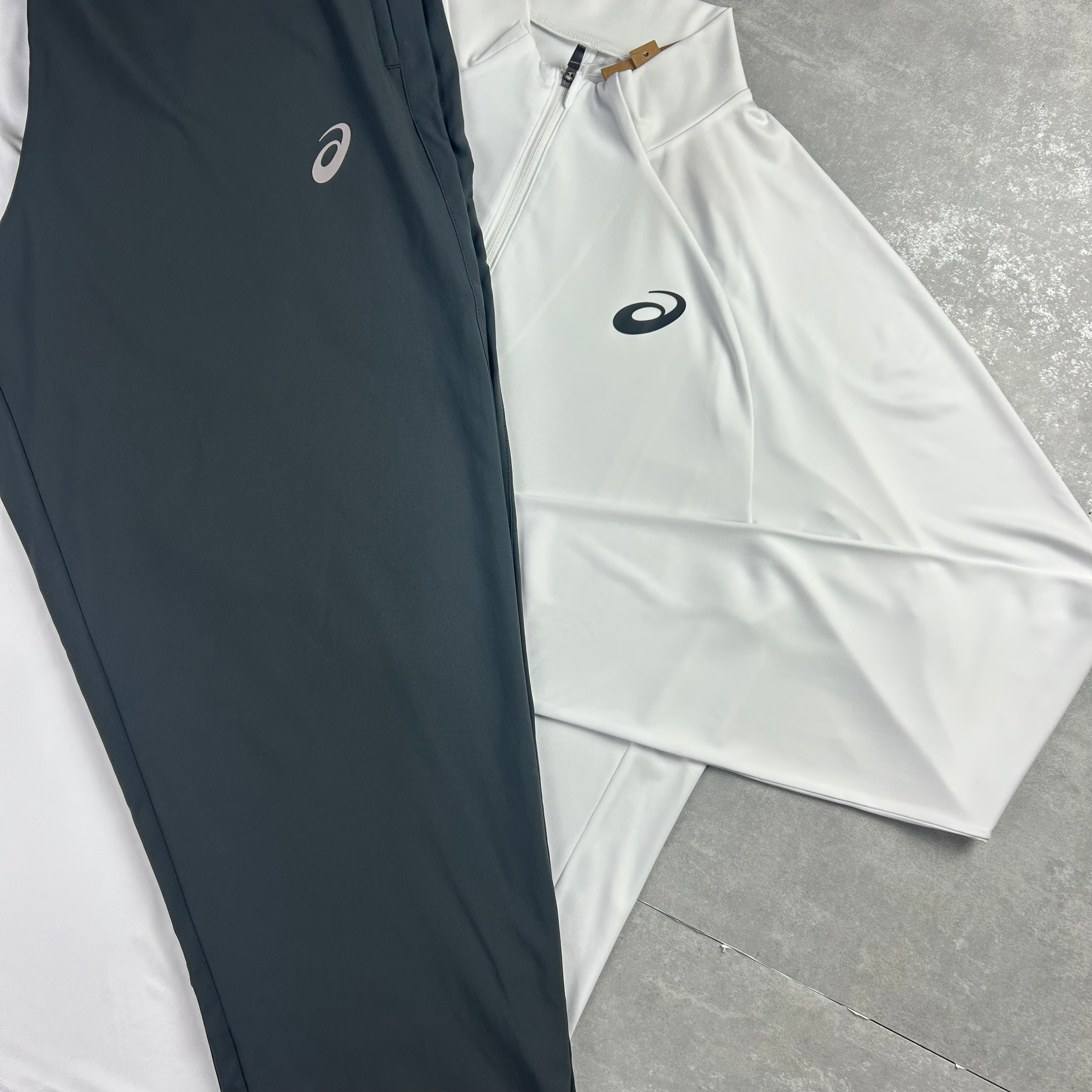 Asics sport half-zip white