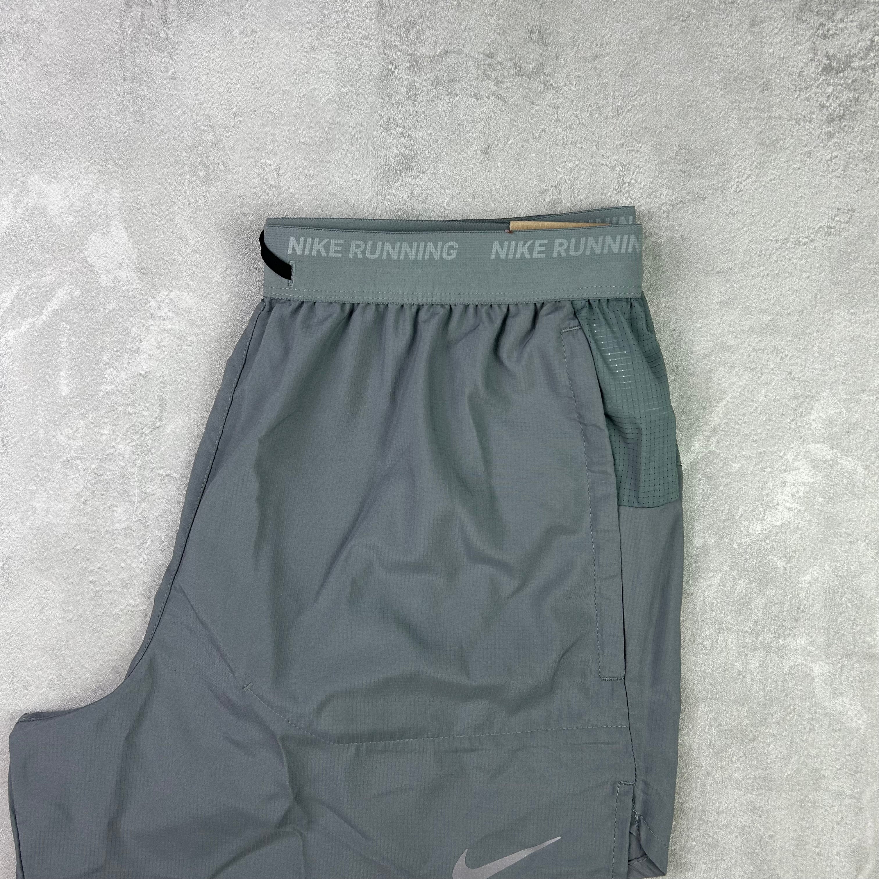 Grey Nike Flex Stride 18cm Nike Dr-Fit Stride In Running Shorts