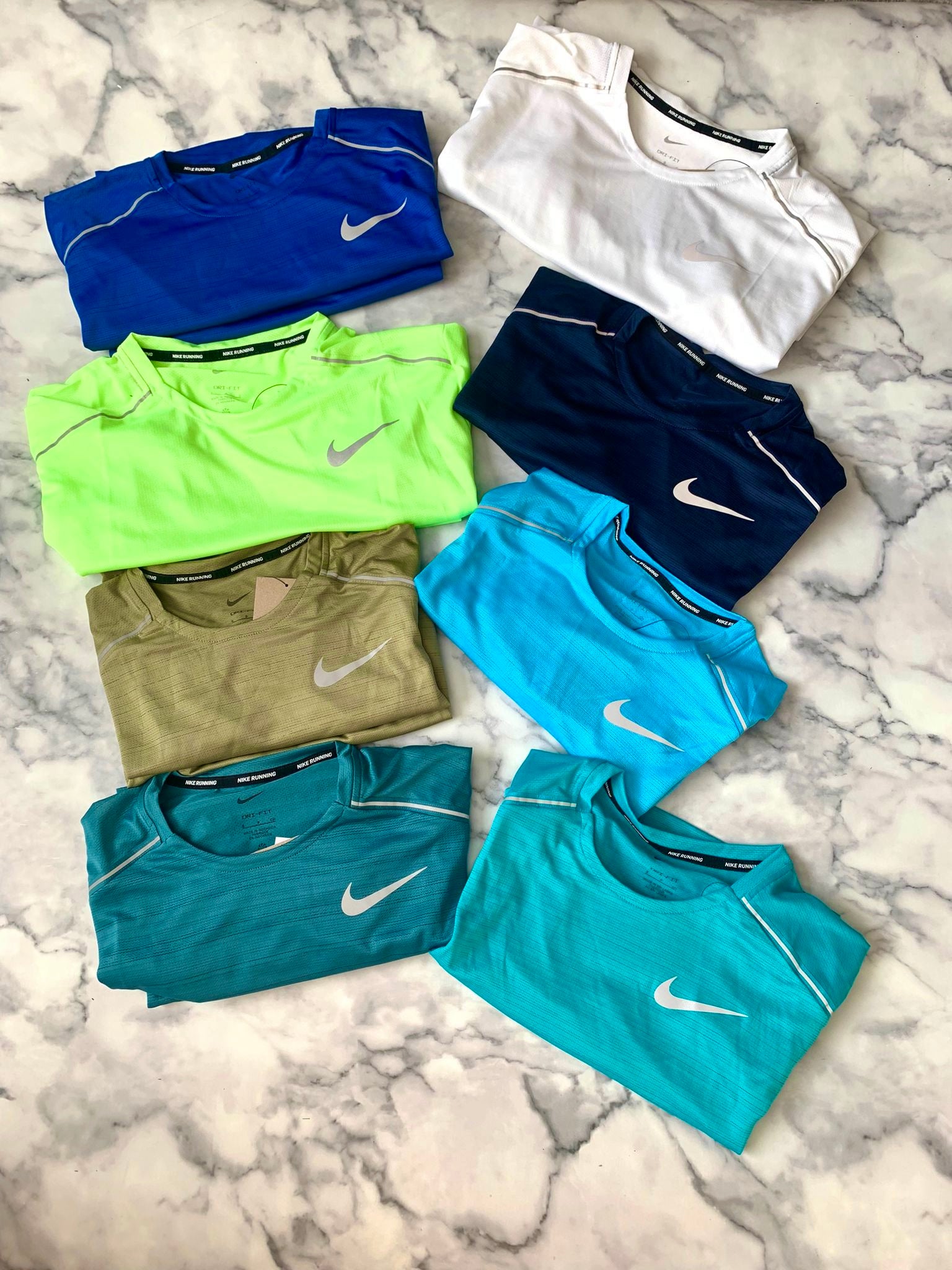 Nike miler 1.0 t-shirt mystery box