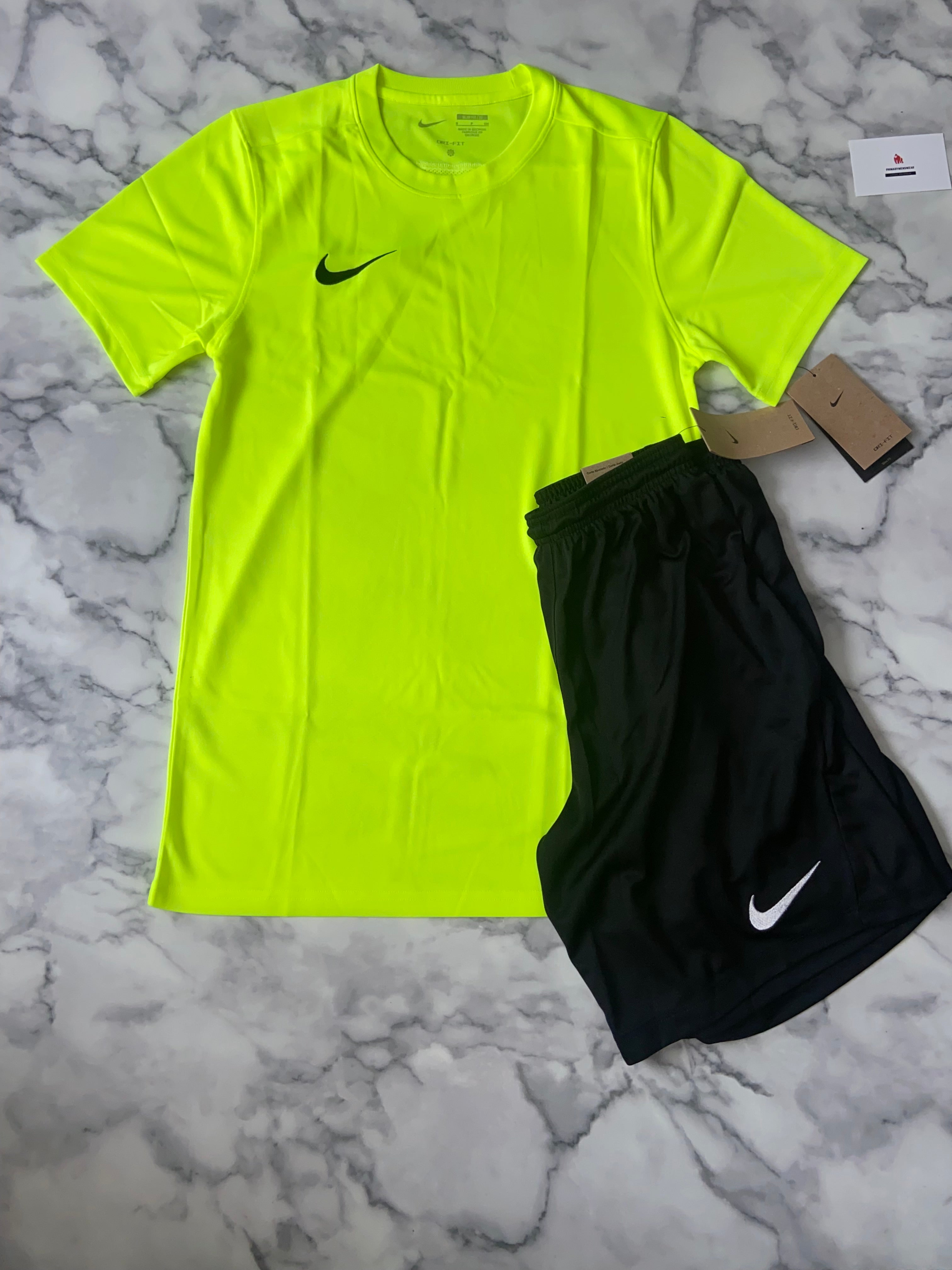 nike dri-fit outfit set volt/black