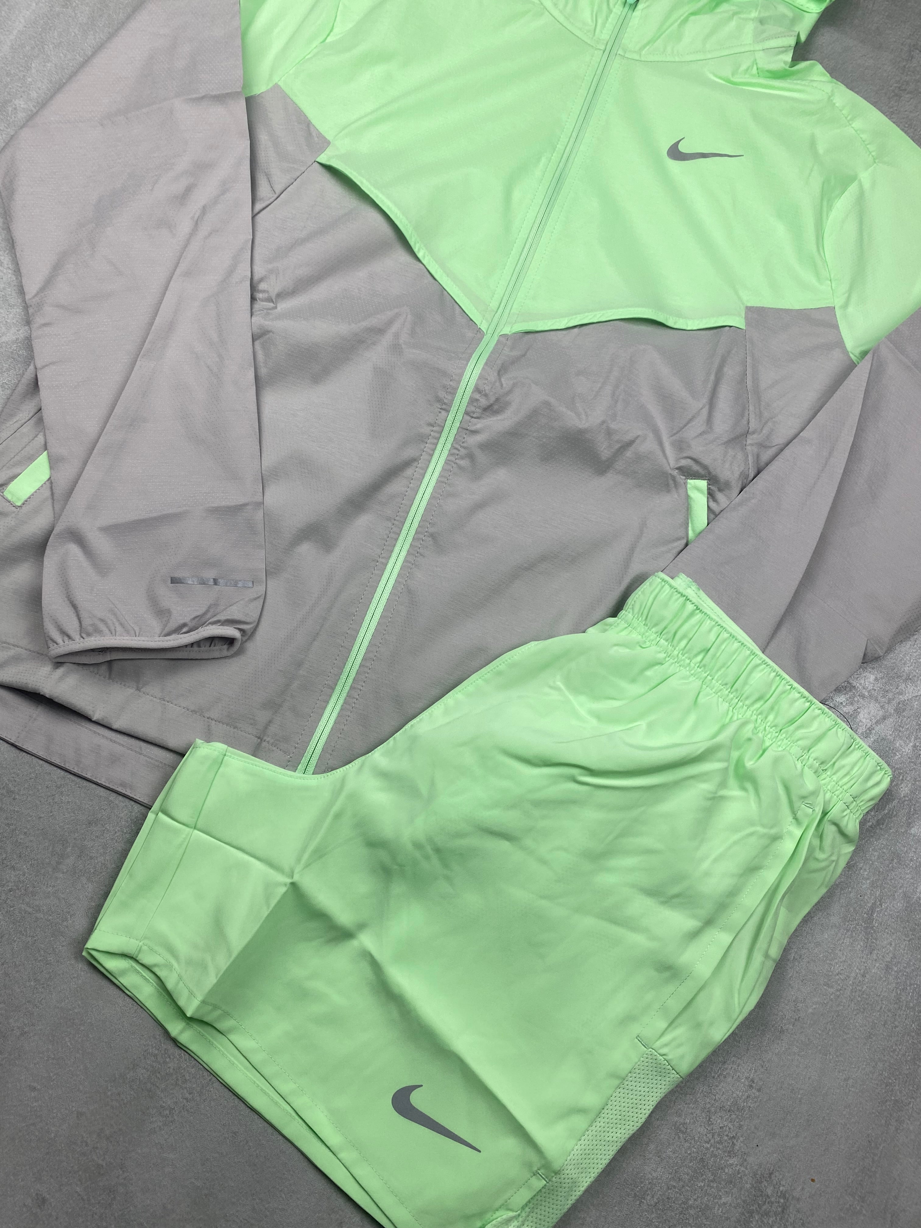 Nike men's wind runner set vapour green