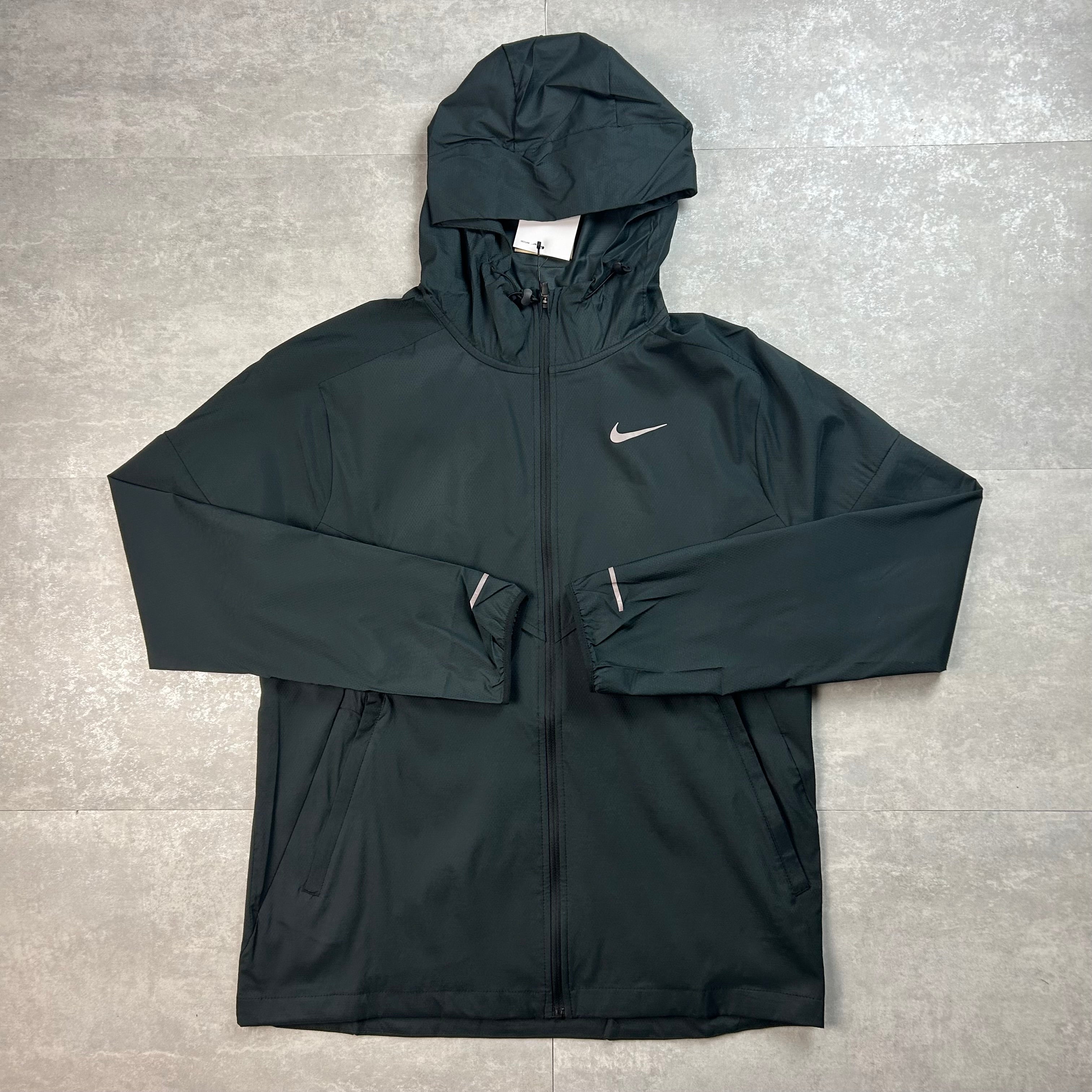 Nike Men's repel windrunner jacket black