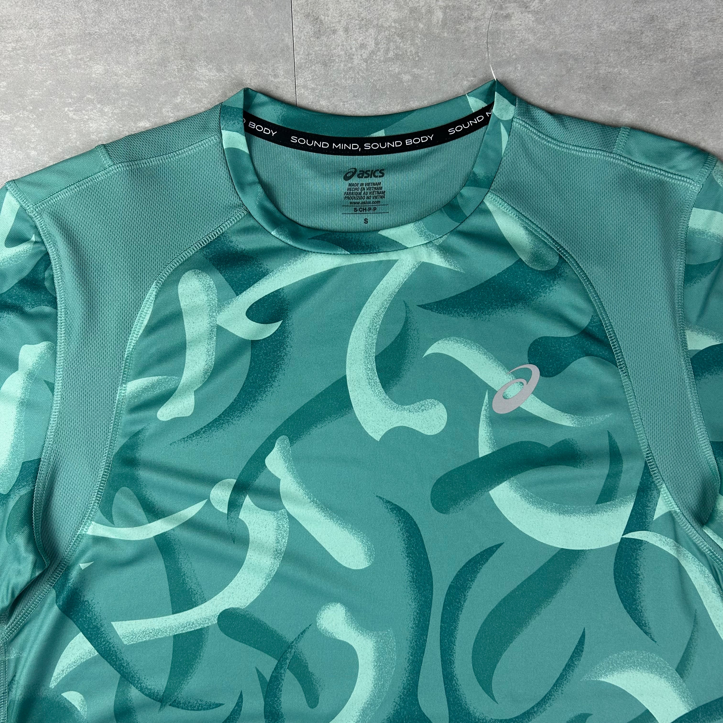 Asics road all over print t-shirt light teal